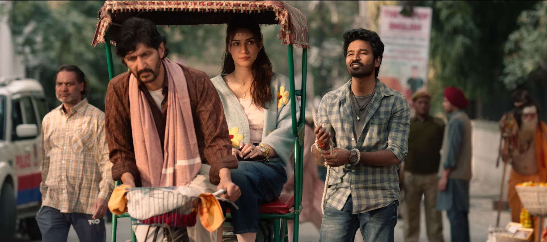 Tera Isha mein scene of Kriti sanon and Dhanush - TMM India