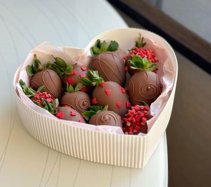 Chocolate-Covered Strawberries for valentine day