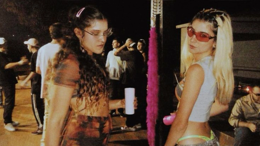 5 Y2K Accessories to complete your ensemble