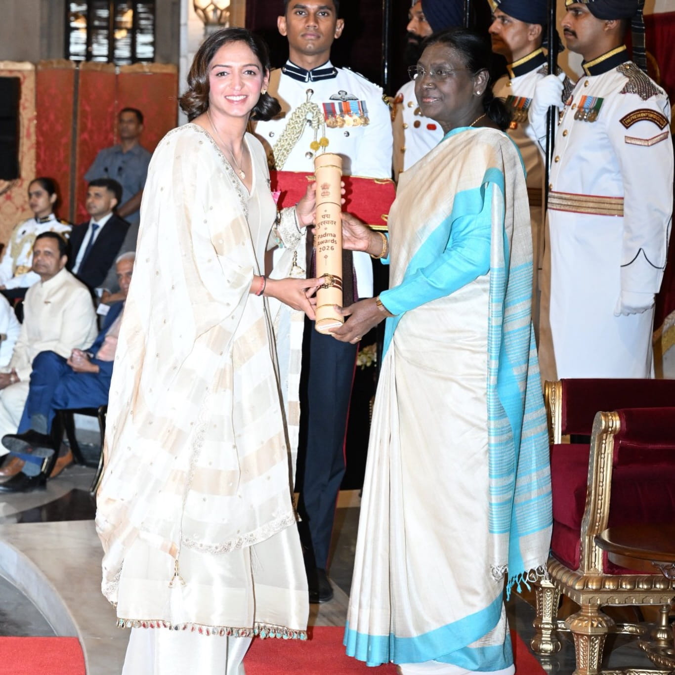 Harman Preet Kaur and President Droupadi Mormor