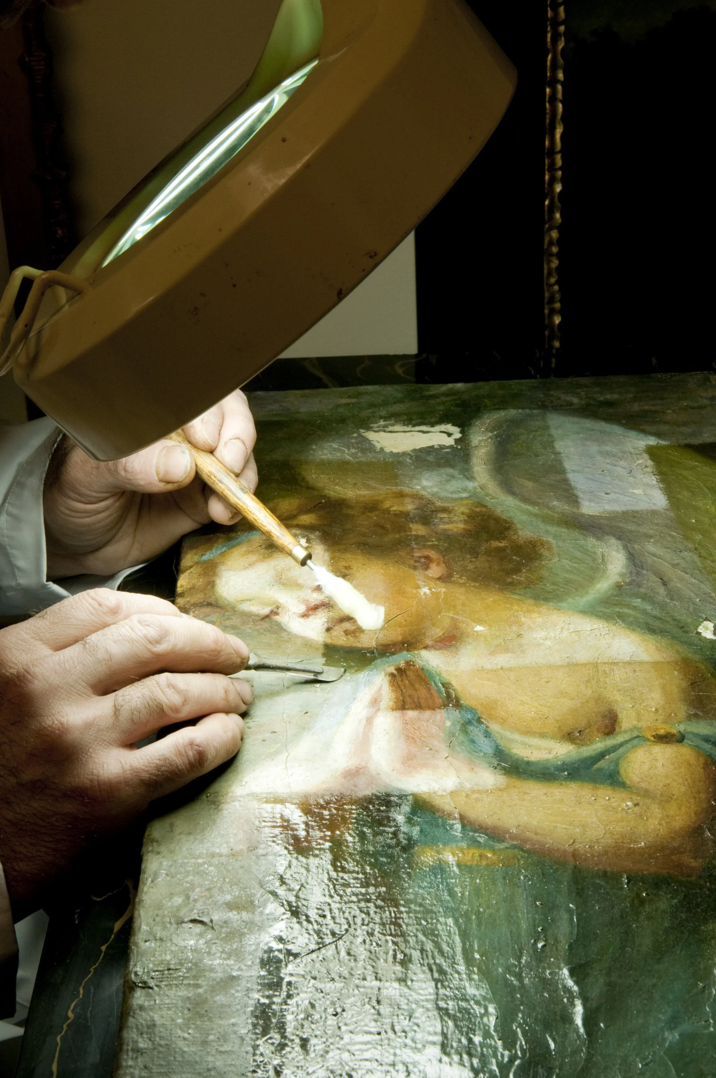 Antique & Art Restoration Center