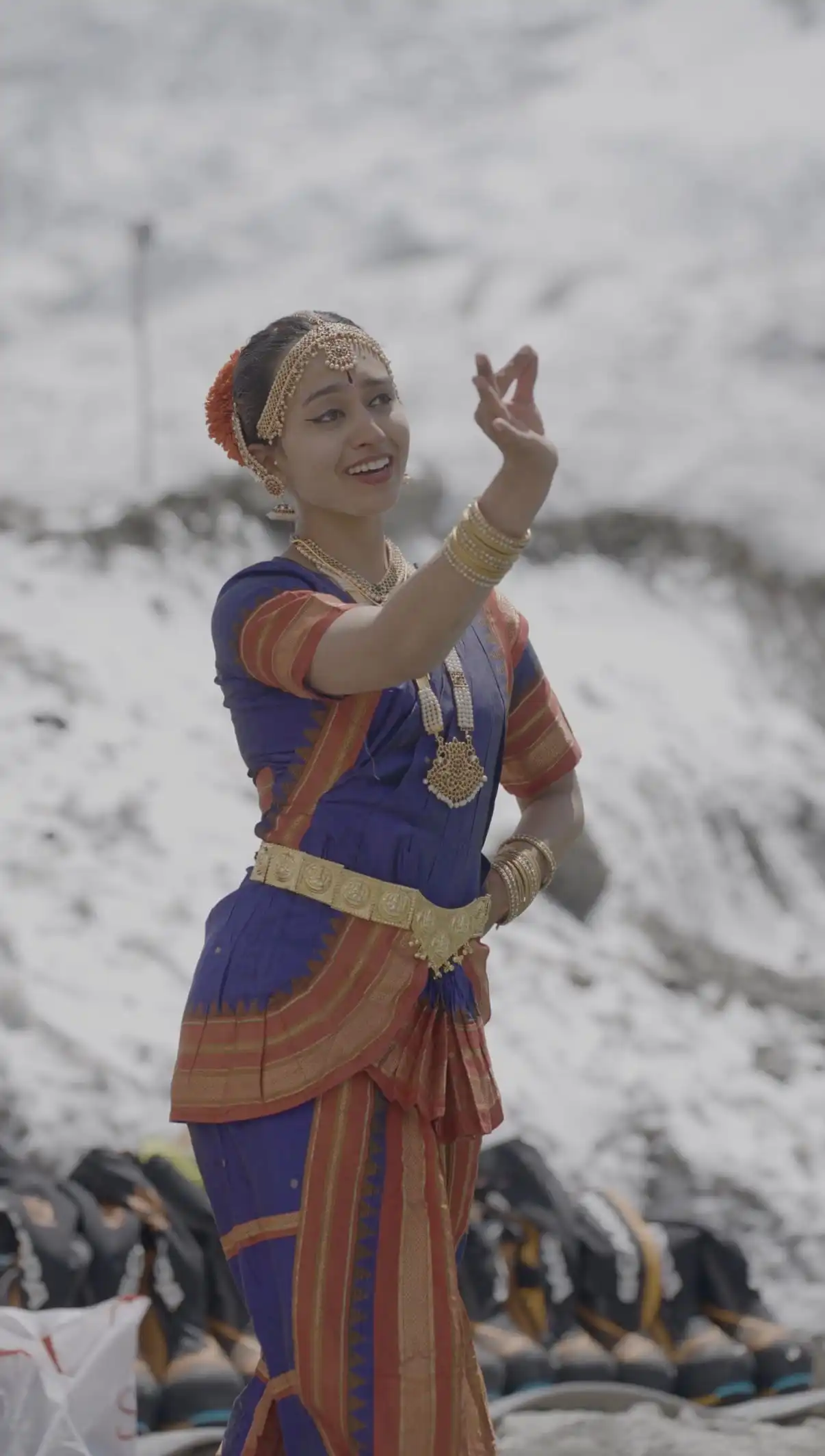 Saanika Shah giving tribute to Sagarmatha Devi
